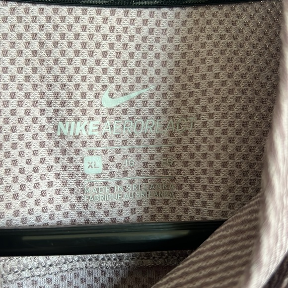 Nike Women's Crew-Neck Running Top - Picture 3 of 4